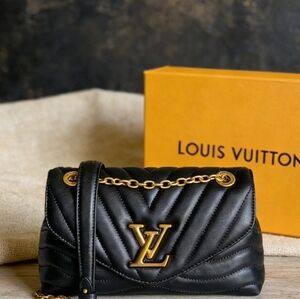 Louis Vuitton New Wave Chain Bag MM Black